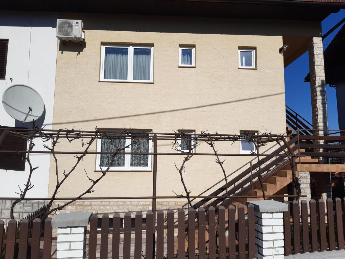 Apartman Helena Слуни Экстерьер фото